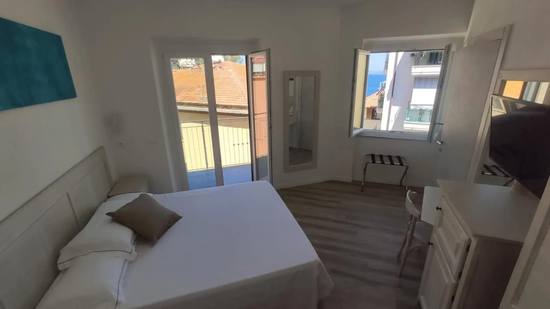 Hotel Week End Porto Santo Stefano  Porto Santo Stefano (Grosseto)