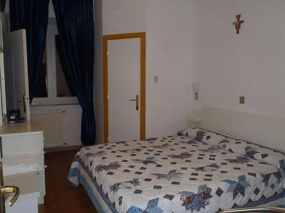 Hotel Week End Porto Santo Stefano  Porto Santo Stefano (Grosseto)